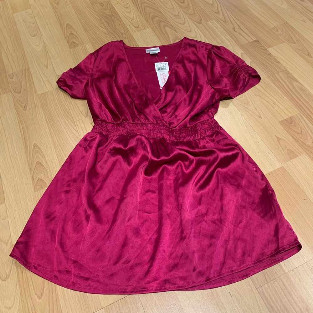Motherhood Maternity top size small